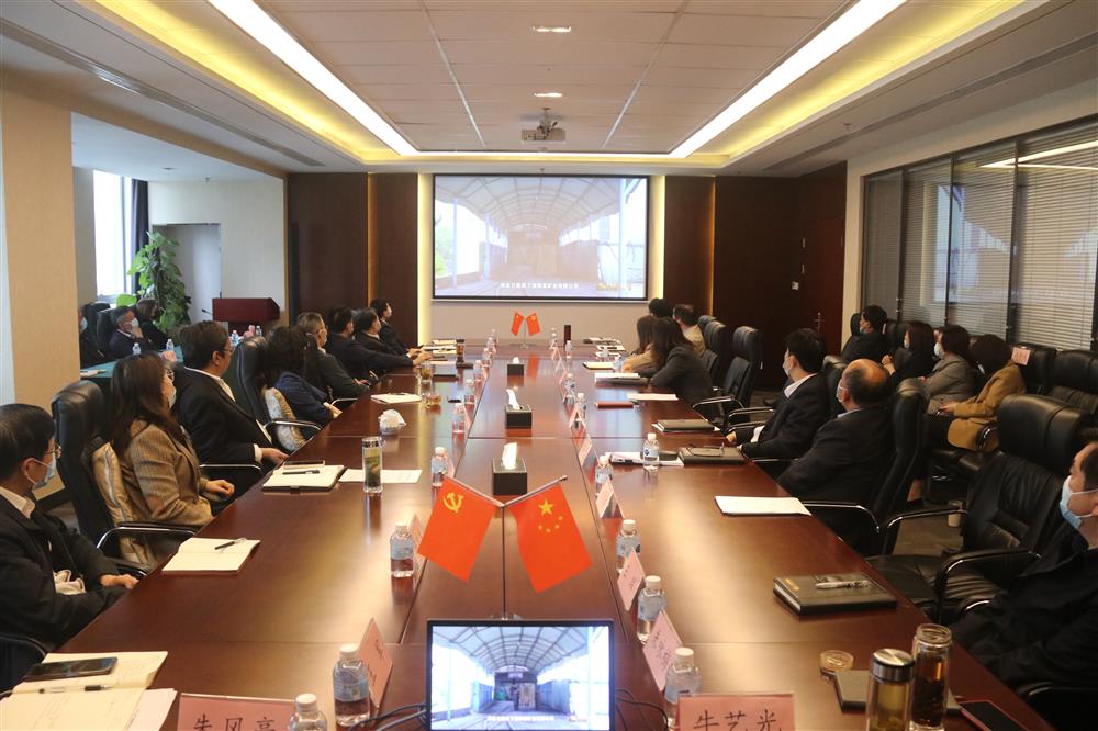 筑牢黨員干部廉潔思想防線！濟(jì)南產(chǎn)發(fā)集團(tuán)組織觀看警示教育片